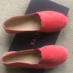 Talbots Izzy Scallop flats in cherry tomato